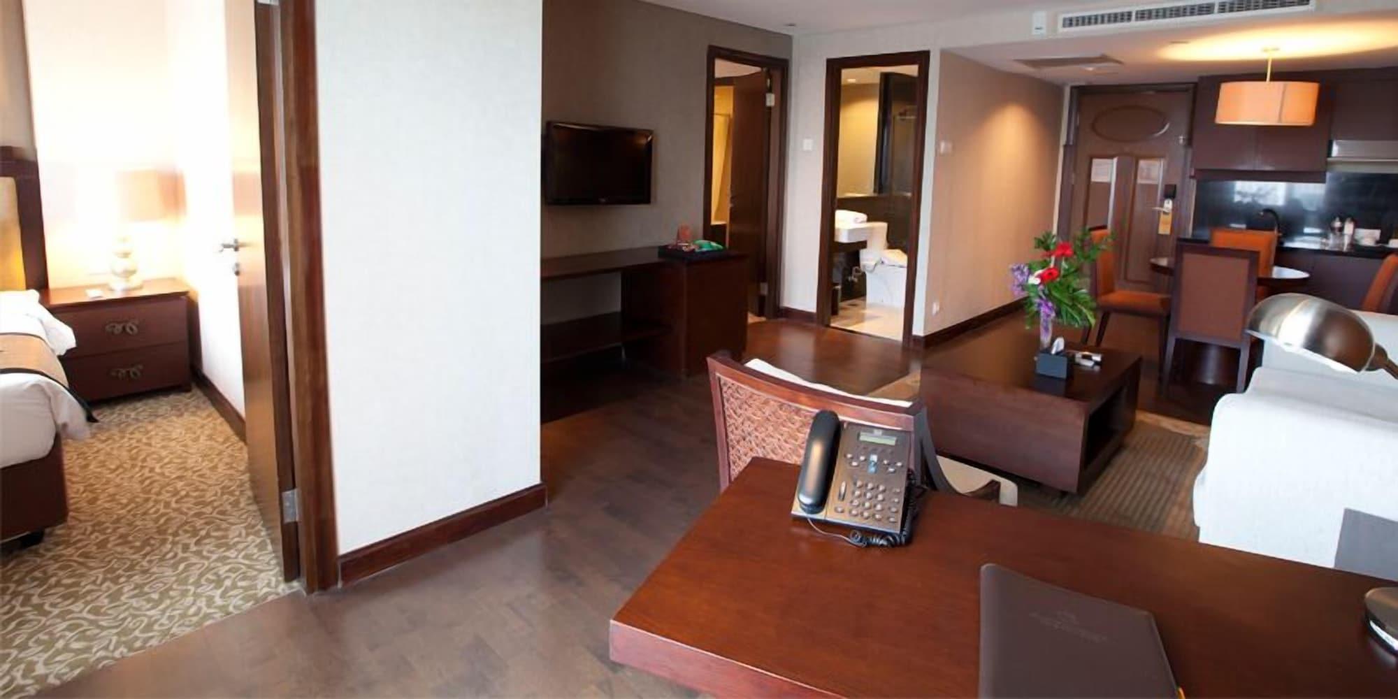 El Hotel Royale Bandung Exterior photo