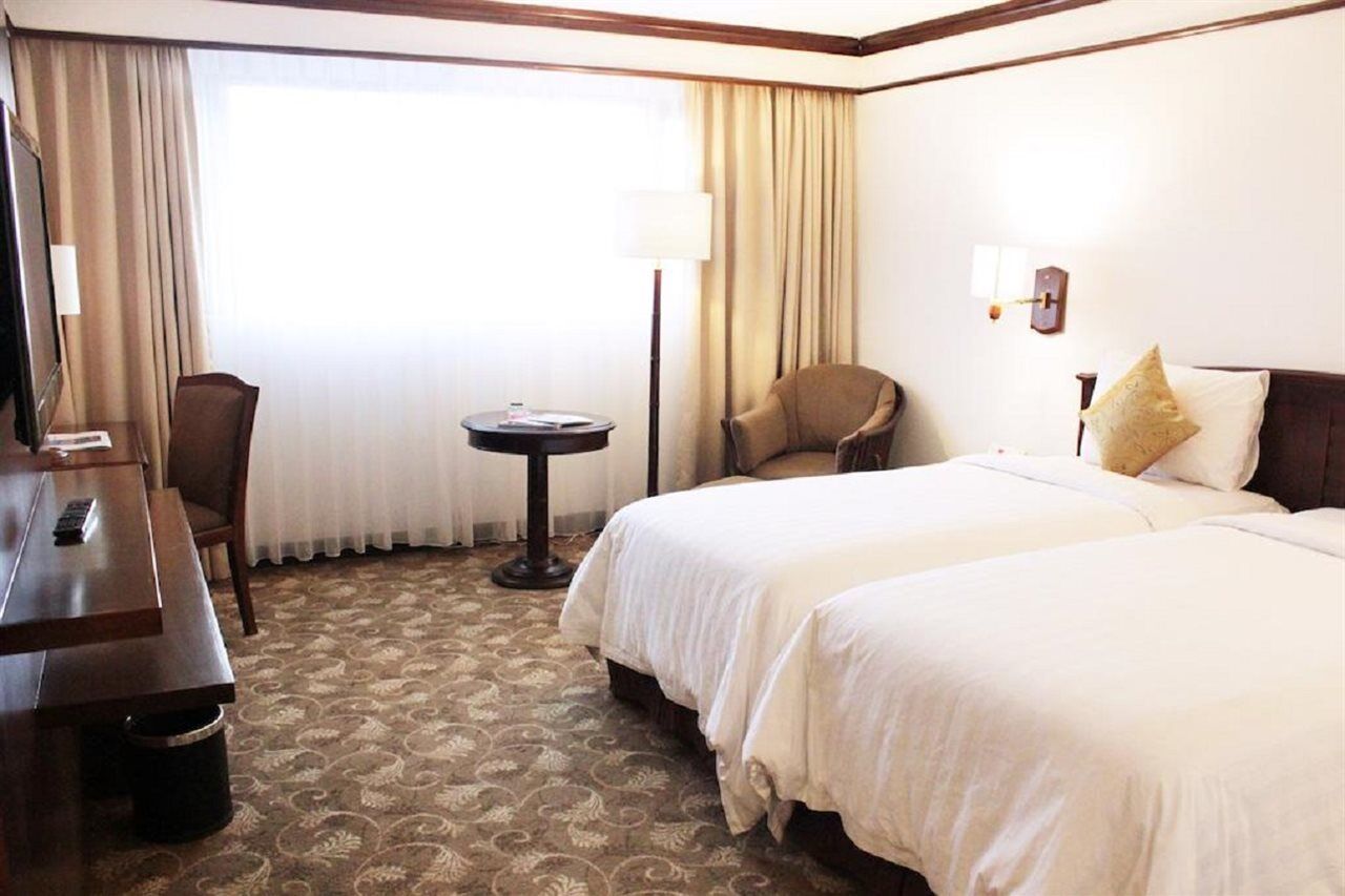 El Hotel Royale Bandung Exterior photo