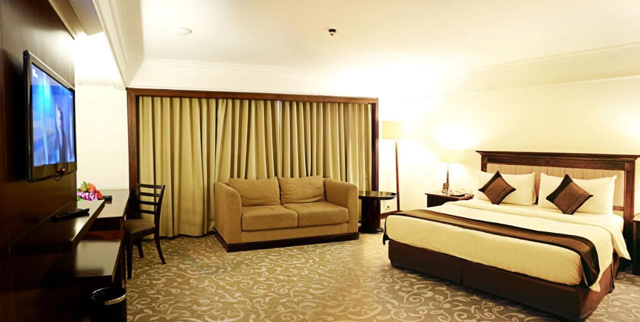 El Hotel Royale Bandung Exterior photo